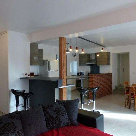 Maison Renovee Avec Cour Privee, Proche De Gannat, 3 Chambres, Animaux Acceptes, Equipements Modernes. - Fr-1-489-37 Poezat Exteriér fotografie