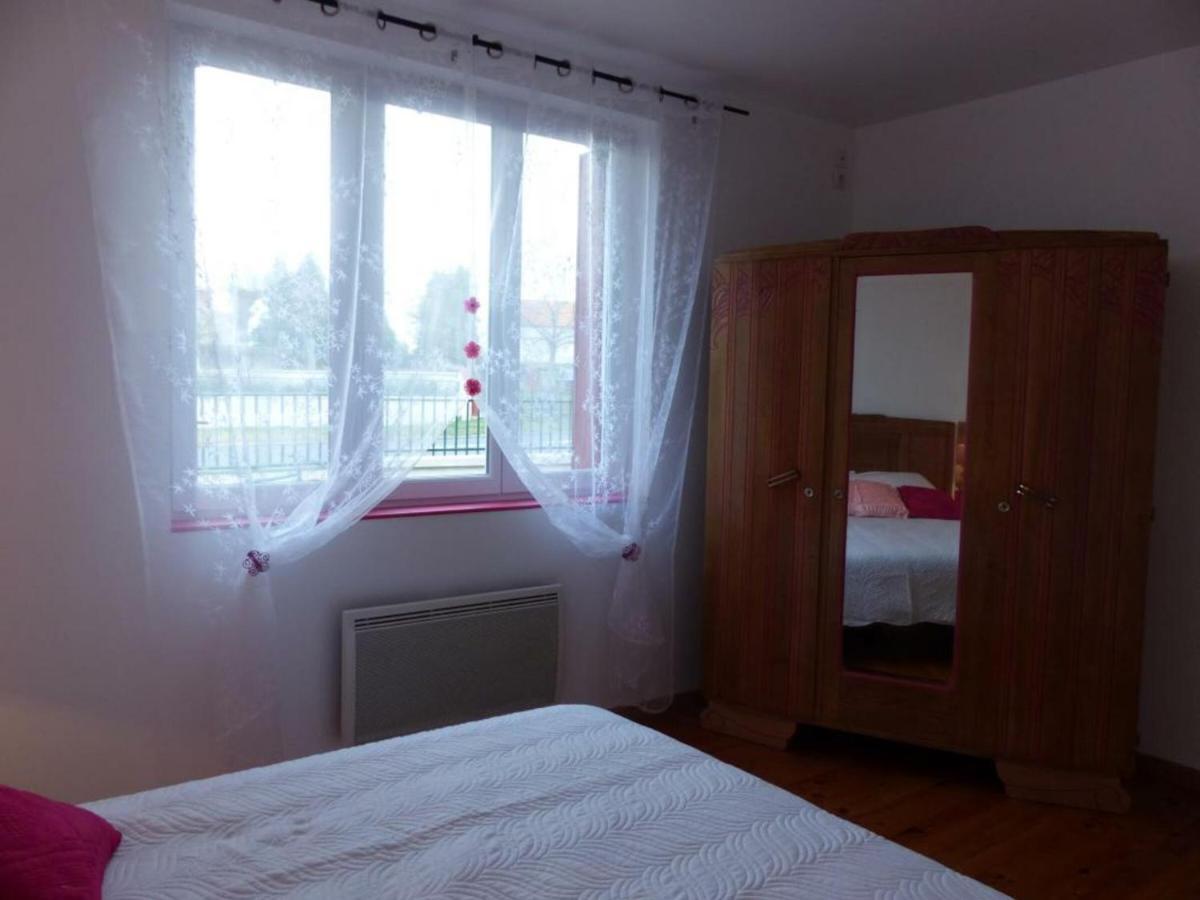 Maison Renovee Avec Cour Privee, Proche De Gannat, 3 Chambres, Animaux Acceptes, Equipements Modernes. - Fr-1-489-37 Poezat Exteriér fotografie