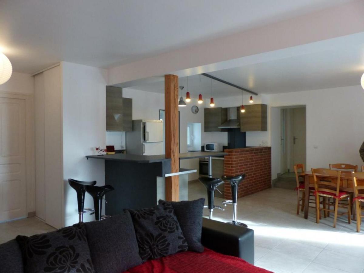 Maison Renovee Avec Cour Privee, Proche De Gannat, 3 Chambres, Animaux Acceptes, Equipements Modernes. - Fr-1-489-37 Poezat Exteriér fotografie
