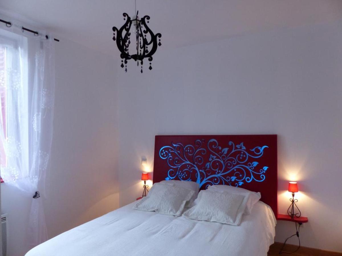 Maison Renovee Avec Cour Privee, Proche De Gannat, 3 Chambres, Animaux Acceptes, Equipements Modernes. - Fr-1-489-37 Poezat Exteriér fotografie
